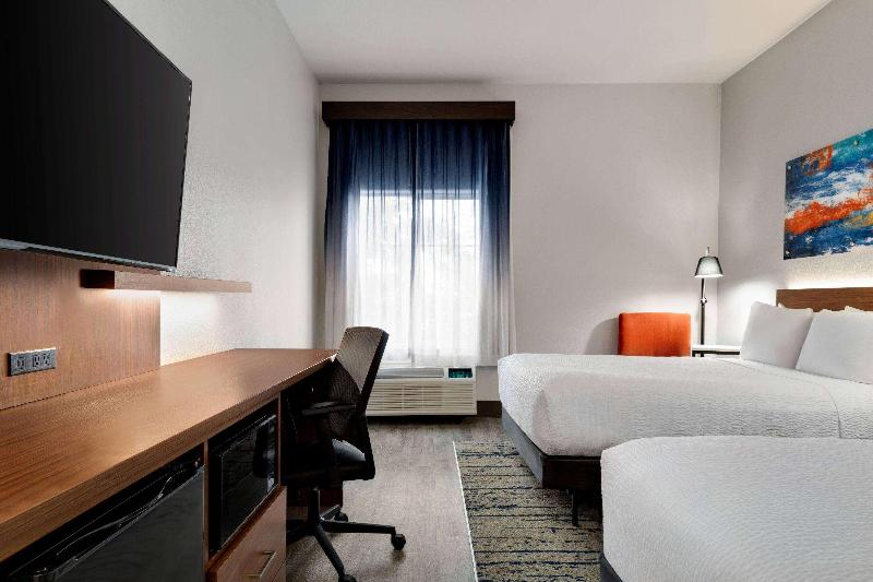 La Quinta Inn & Suites Stephenville image