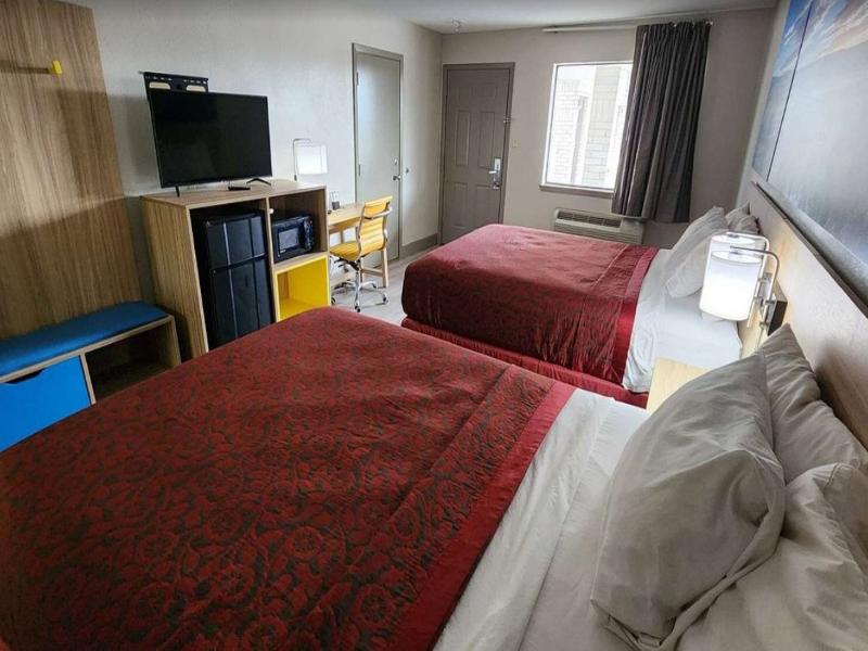 Days Inn By Wyndham San Antonio image