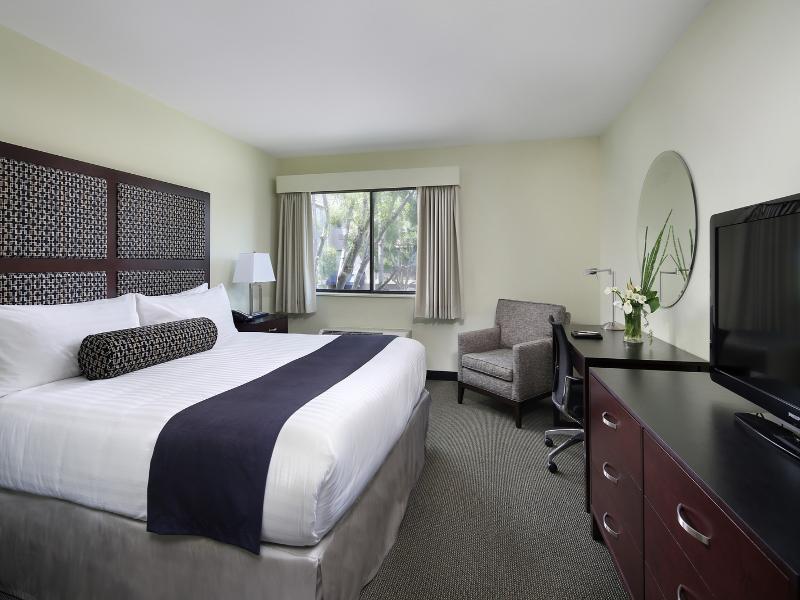 Maple Tree Inn image