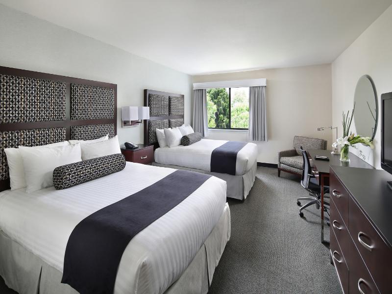 Maple Tree Inn image