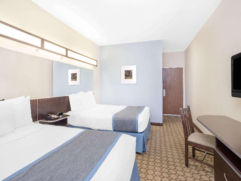 2 Queen Beds, Mobility/Hearing Accessible Room, Roll-In Shower, Non-Smoking