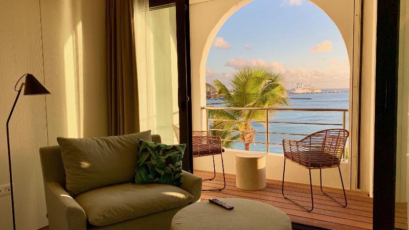 Holland House Beach Hotel image