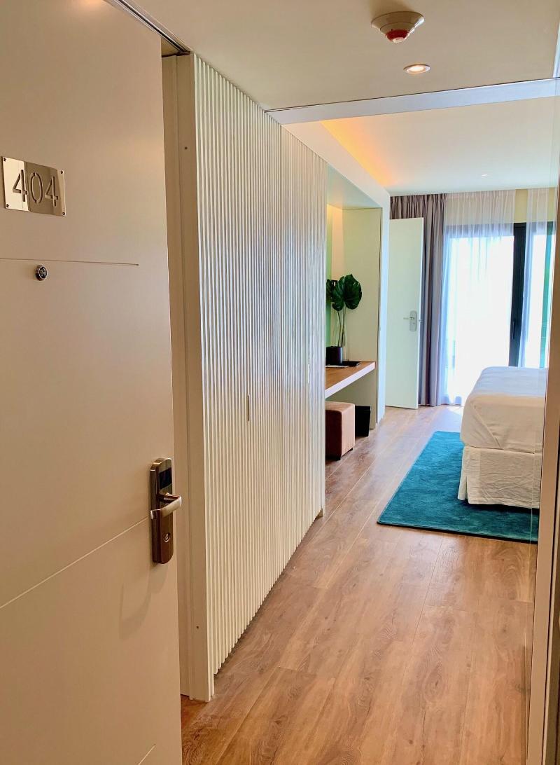 Holland House Beach Hotel image