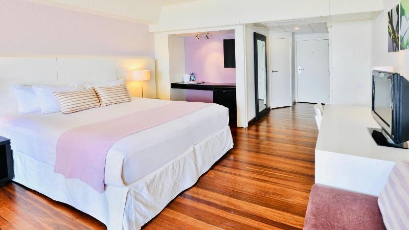 Holland House Beach Hotel image
