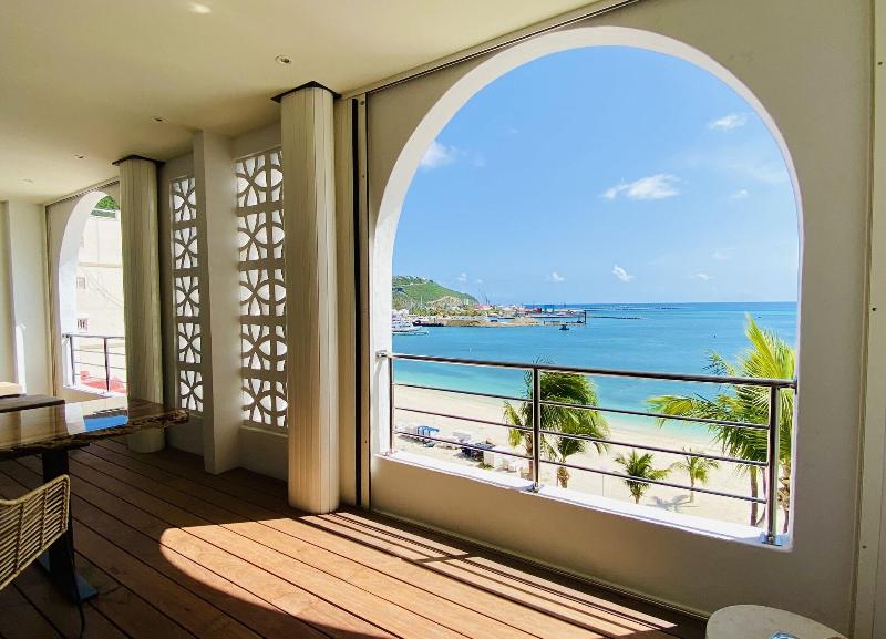 Holland House Beach Hotel image