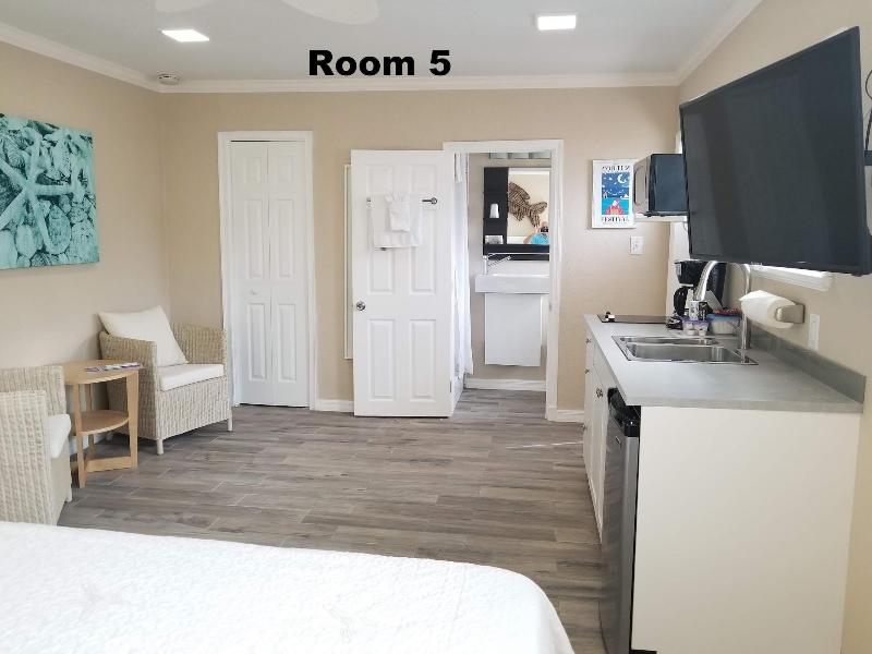 Haley's Motel image