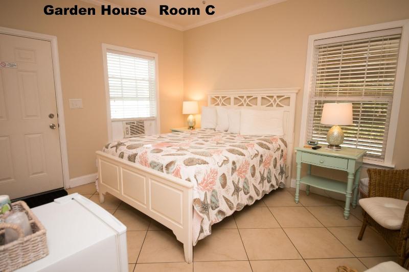 Haley's Motel image