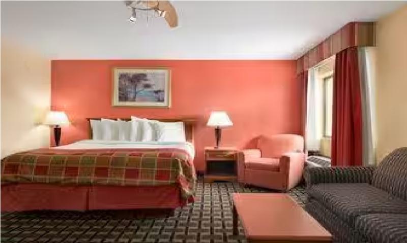 Baymont by Wyndham Springfield 4