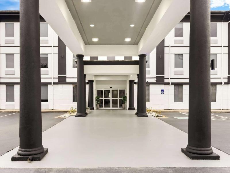Sans Boutique Hotel image