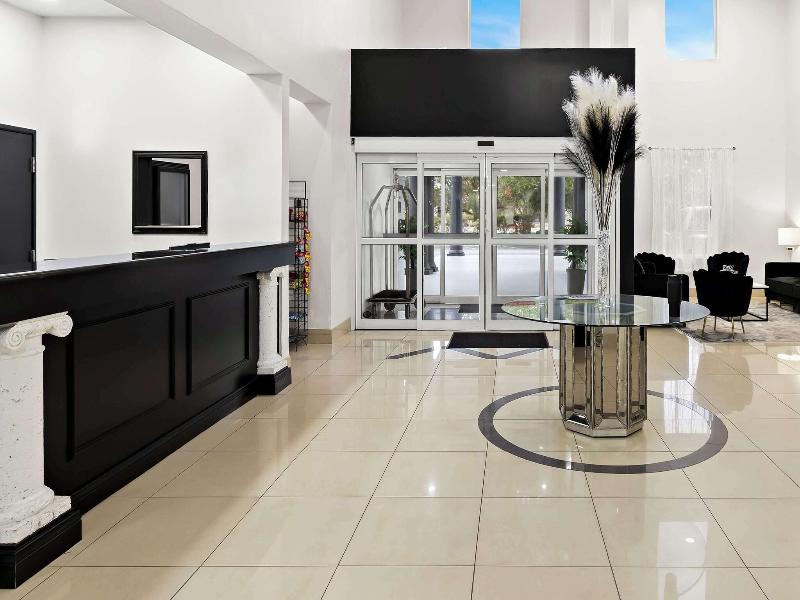 Sans Boutique Hotel image