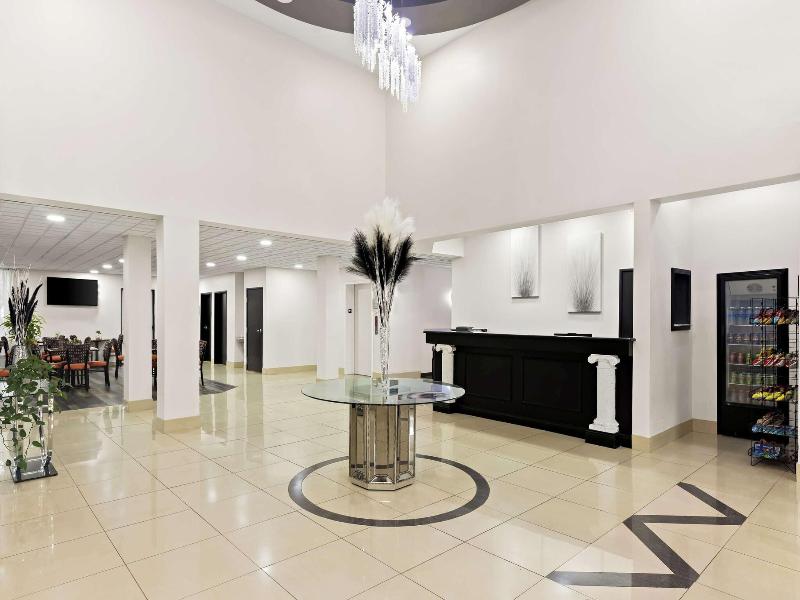 Sans Boutique Hotel image