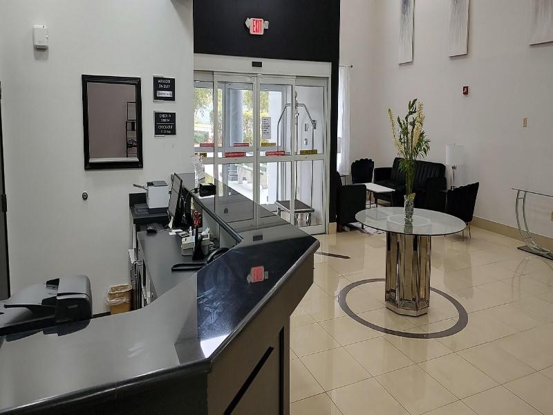 Sans Boutique Hotel image