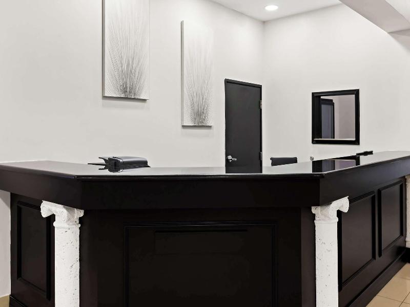 Sans Boutique Hotel image