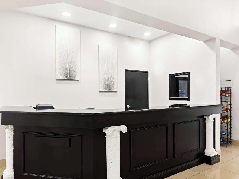 Sans Boutique Hotel image