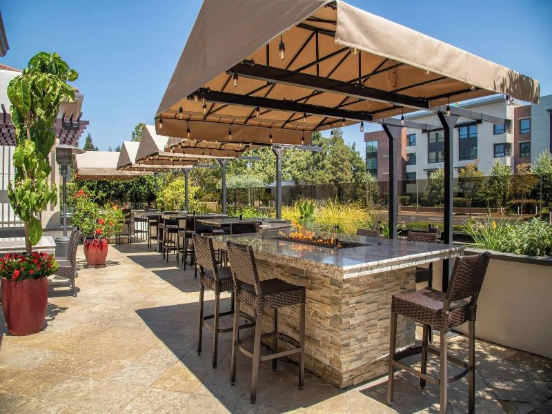 Courtyard Palo Alto Los Altos image