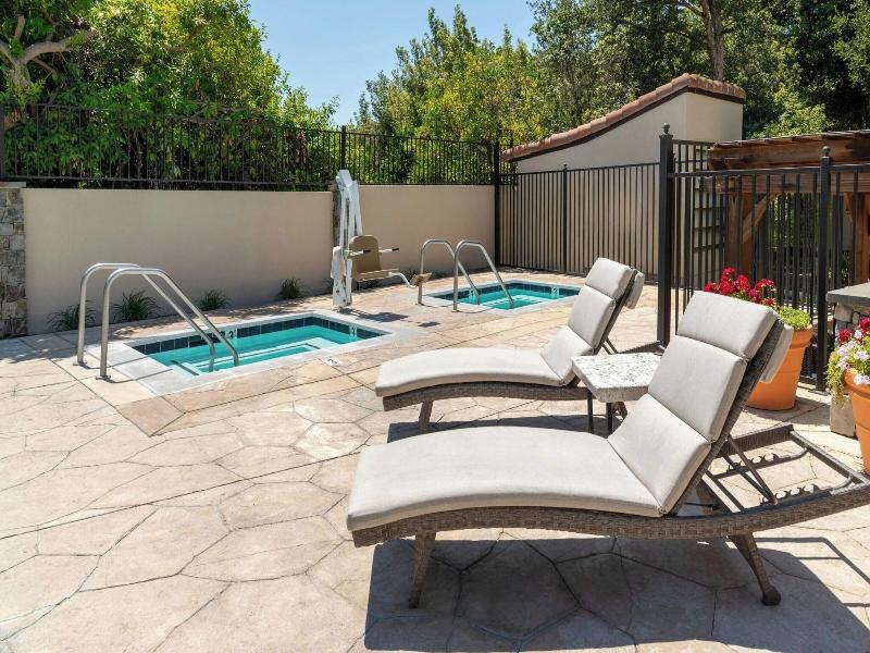 Courtyard Palo Alto Los Altos image