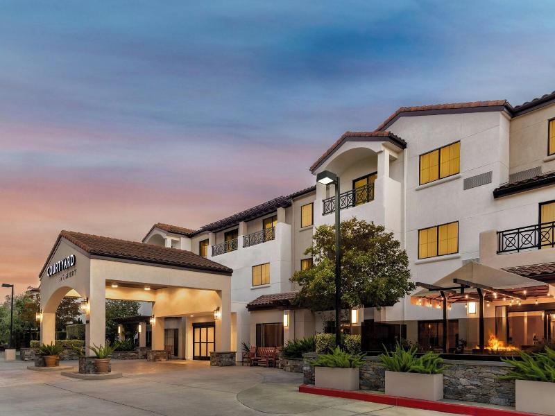 Courtyard Palo Alto Los Altos image
