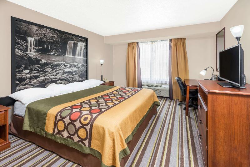 Super 8 by Wyndham Bolivar image