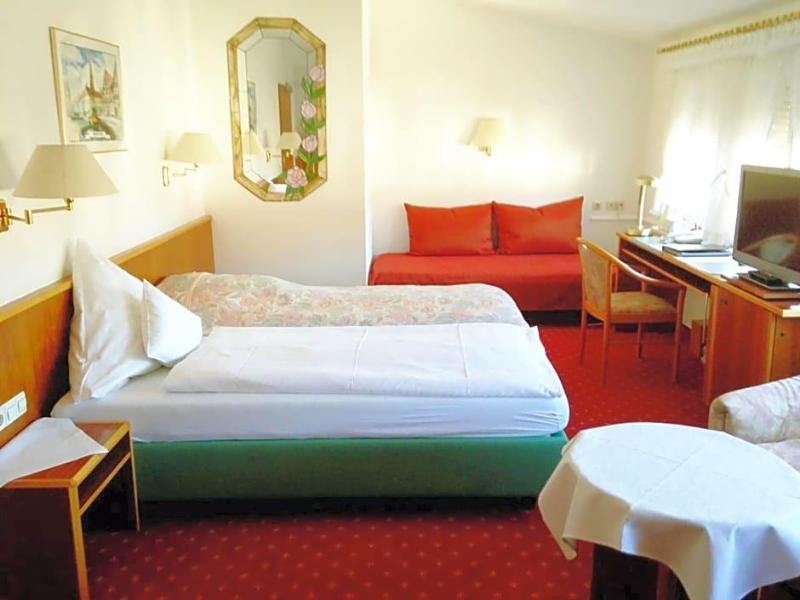 Hotel In der Breite image