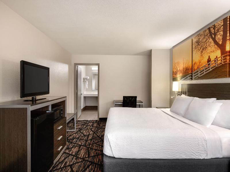 Days Inn by Wyndham San Antonio Near Fiesta Park image