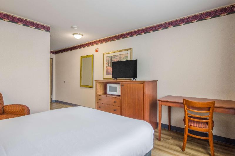 Quality Inn Port Orchard — photo 44