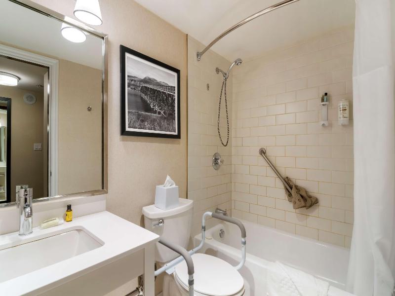 Best Western Premier Aberdeen Kamloops image