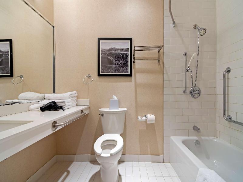 Best Western Premier Aberdeen Kamloops image