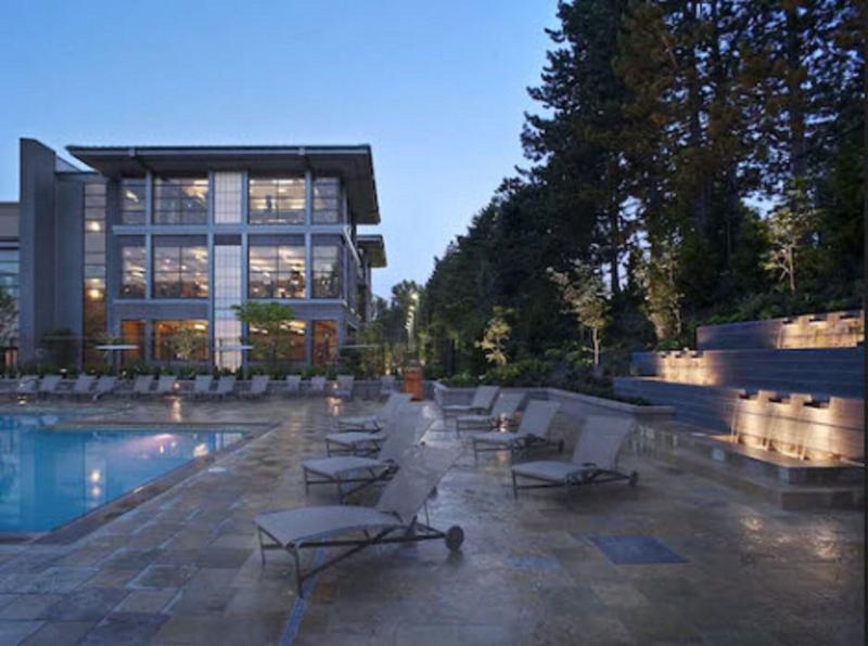 Bellevue Club Hotel image
