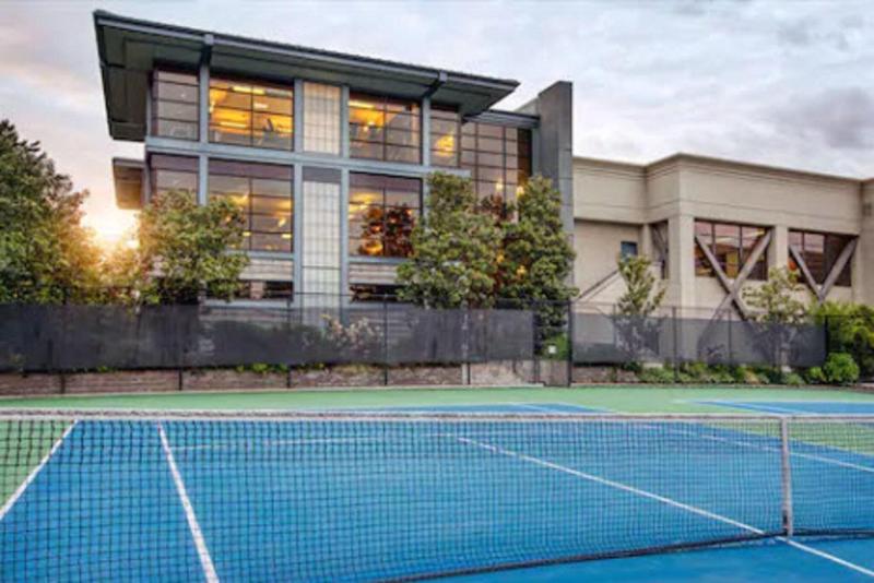 Bellevue Club Hotel image