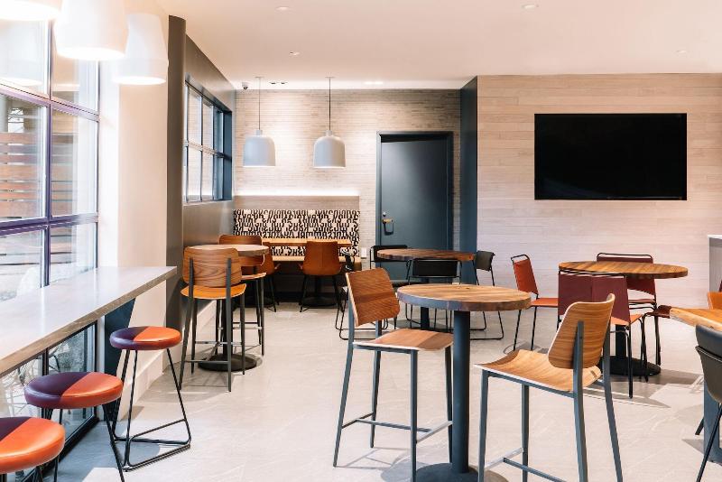 Bellevue Club Hotel image