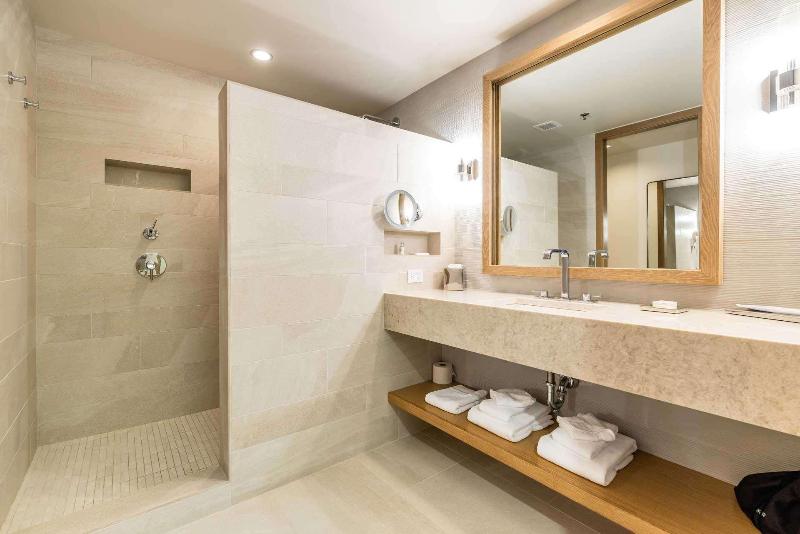 Bellevue Club Hotel image