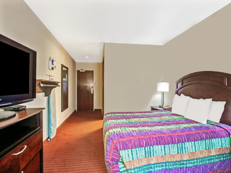 DOUBLE QUEEN BED NON SMOKING