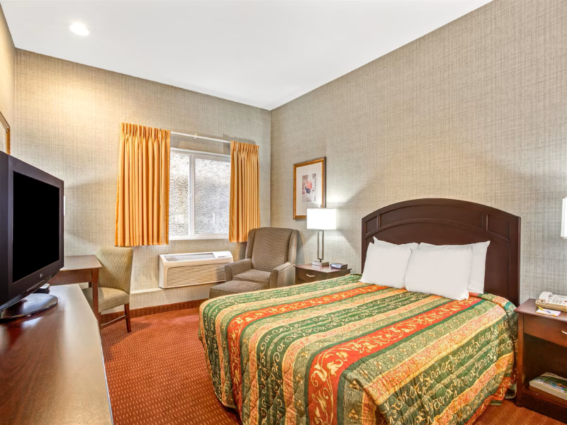 SUITE KING BED NON SMOKING