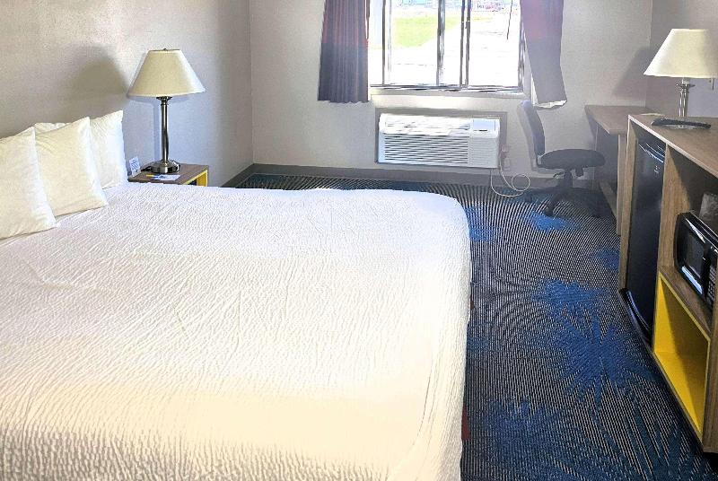 Days Inn By Wyndham North Sioux City image