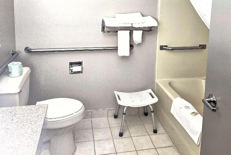 Days Inn By Wyndham North Sioux City image