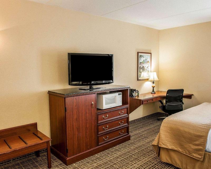 Baymont By Wyndham South Bend image