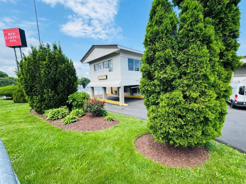 Red Carpet Inn Stamford — general view