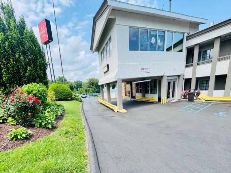 Red Carpet Inn Stamford — general view