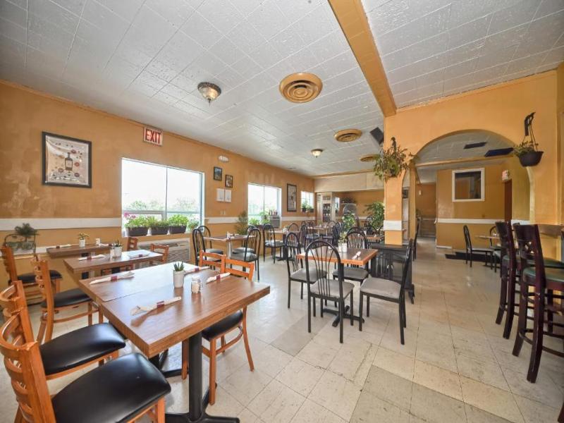 Red Carpet Inn Stamford image