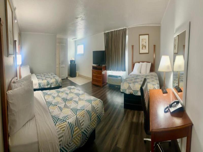 Red Carpet Inn Stamford image
