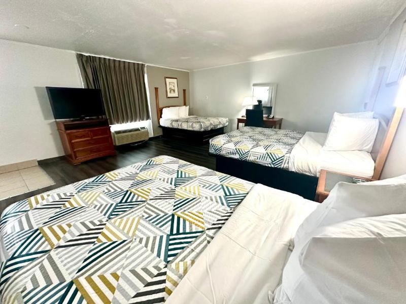 Red Carpet Inn Stamford image