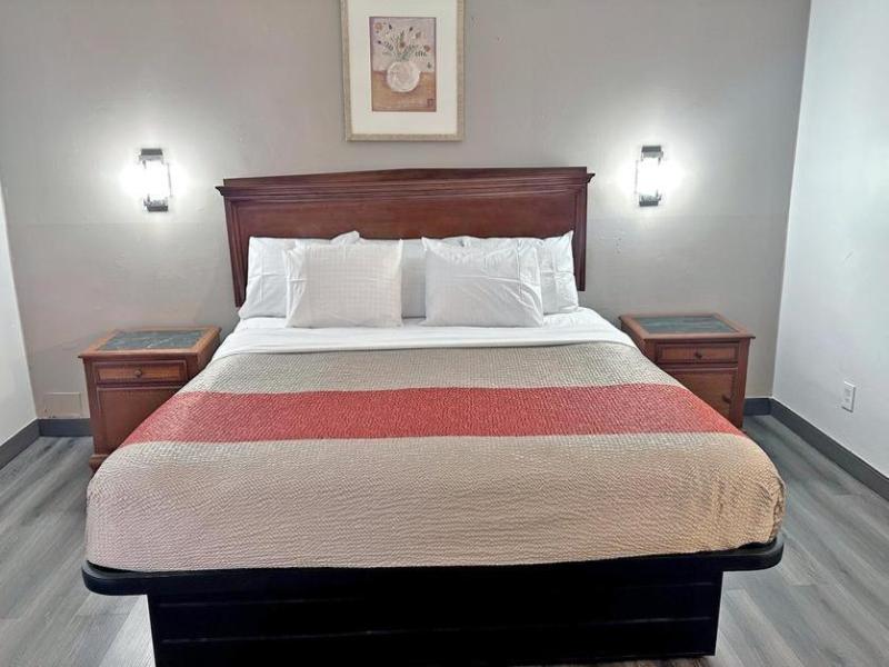 Red Carpet Inn Stamford image