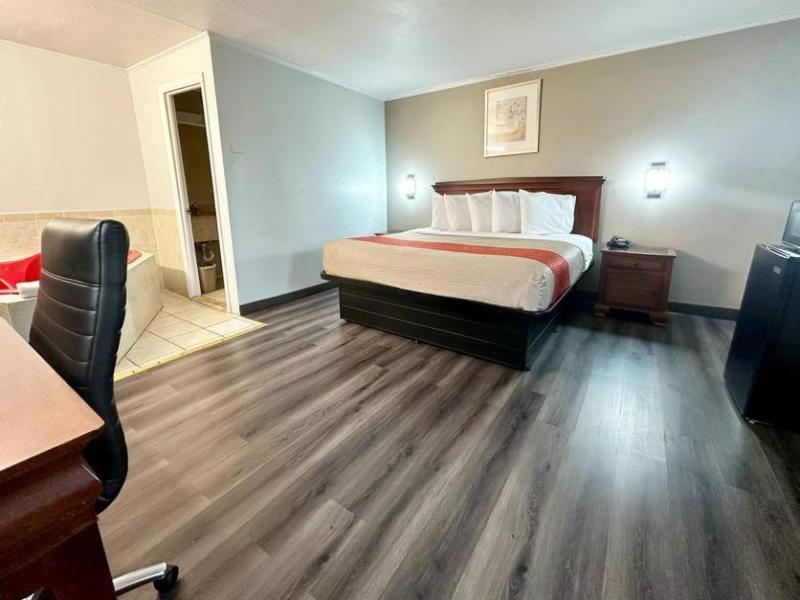 Red Carpet Inn Stamford image