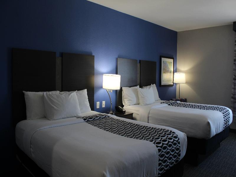 La Quinta Inn & Suites Schertz image