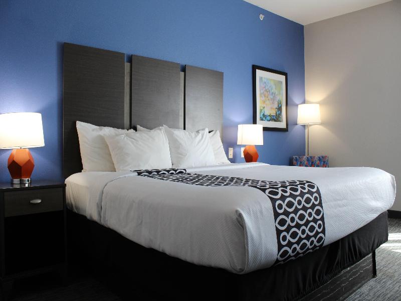 La Quinta Inn & Suites Schertz image