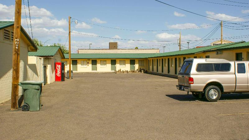 Hwy.Express Inn & Suites image