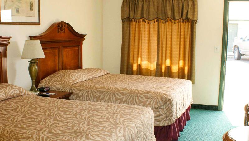 Hwy.Express Inn & Suites image
