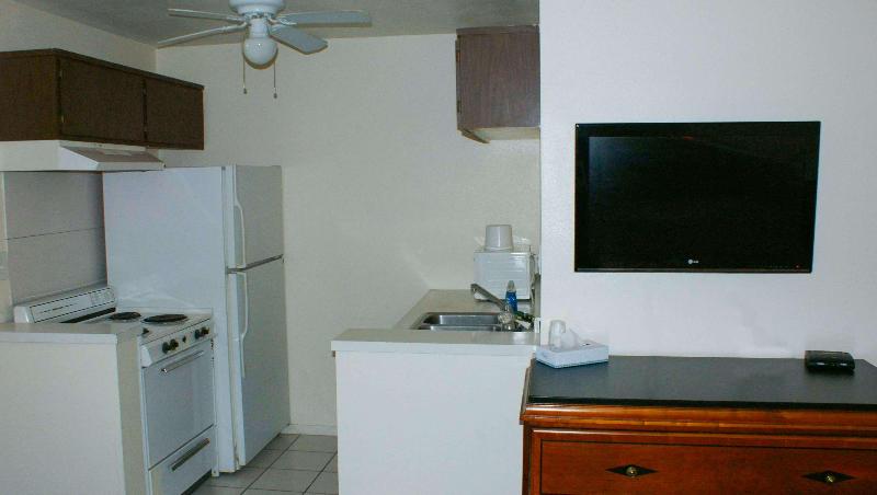 Hwy.Express Inn & Suites image