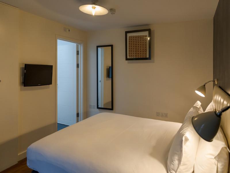 Stoke Place Hotel image