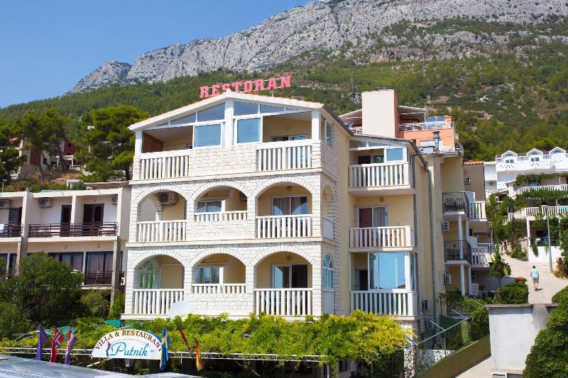 Putnik Apartments image